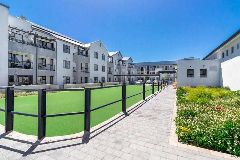 2 Bedroom Property for Sale in Buhrein Western Cape